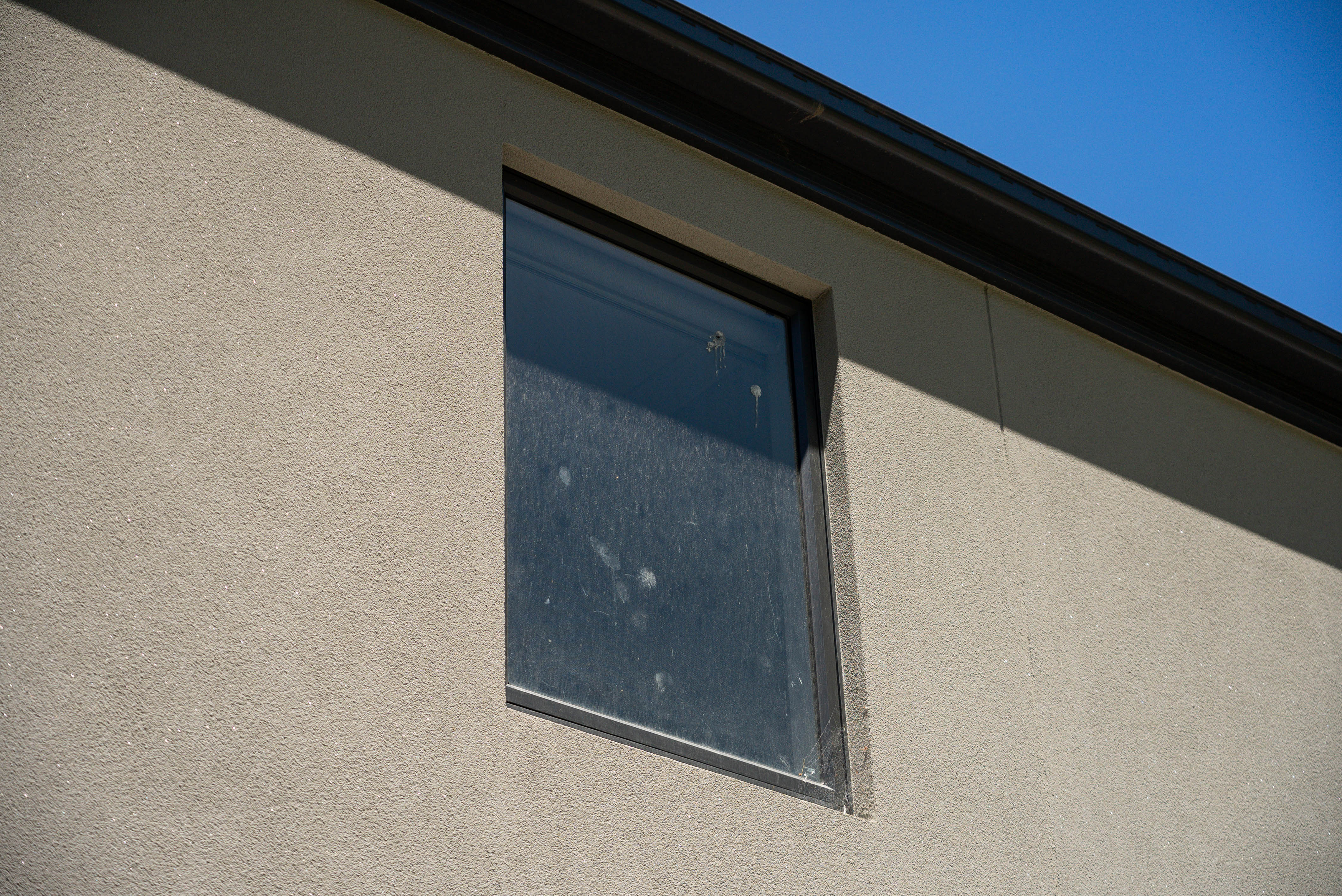 Dirty windows before cleaning